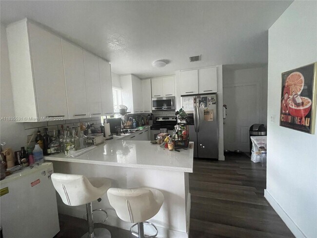Foto del edificio - 6316 NW 1st Ct