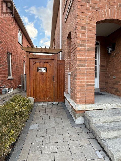 Building Photo - 29 Aikenhead Ave