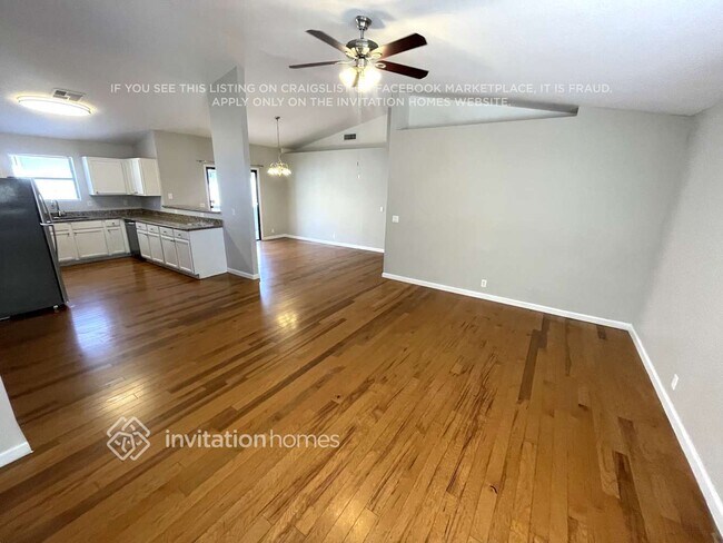 Foto del edificio - 8910 W Vale Dr