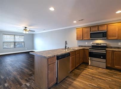 Photo - 910 Warrior Hill Dr Townhome