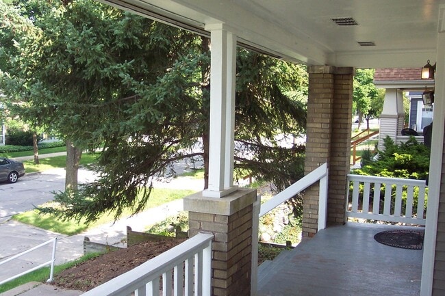 Building Photo - 3902 N Frederick Ave