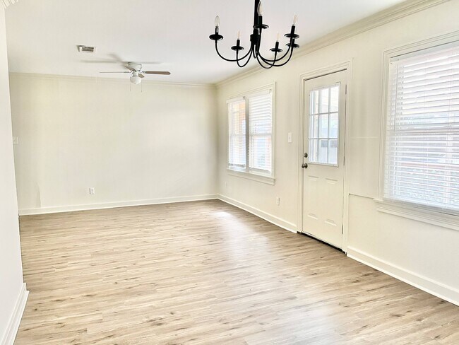 Foto del edificio - 512 Broadmoor Ave