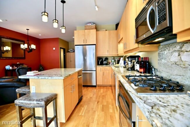 Building Photo - 2 br, 2.5 bath Condo - 101 Broad St