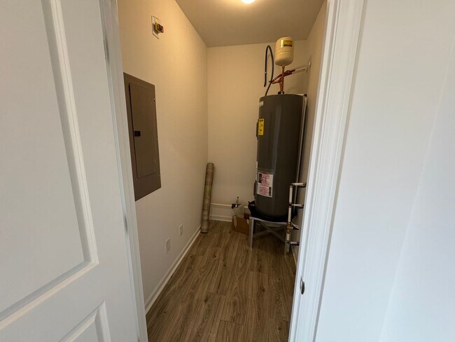 Foto del edificio - 1 Year old 2BD/2.5BTH townhome in York