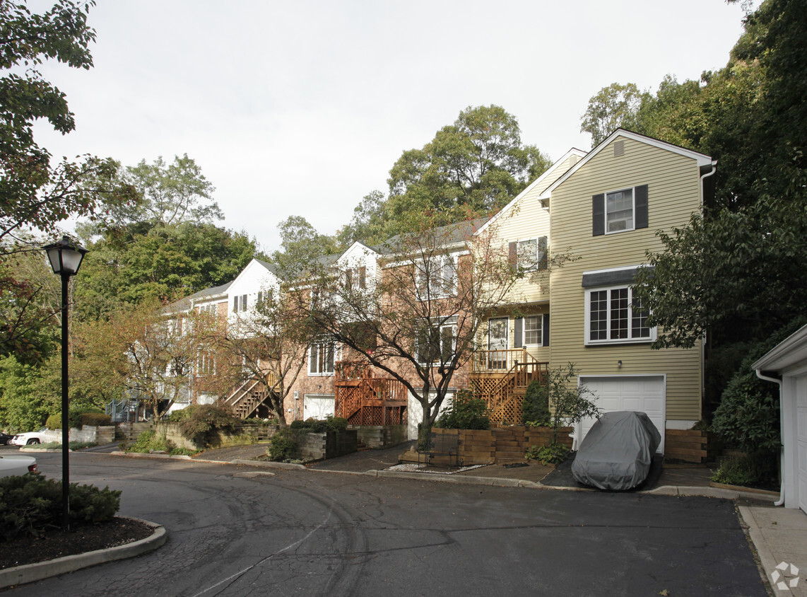 Building Photo - Bell Harbour Mews