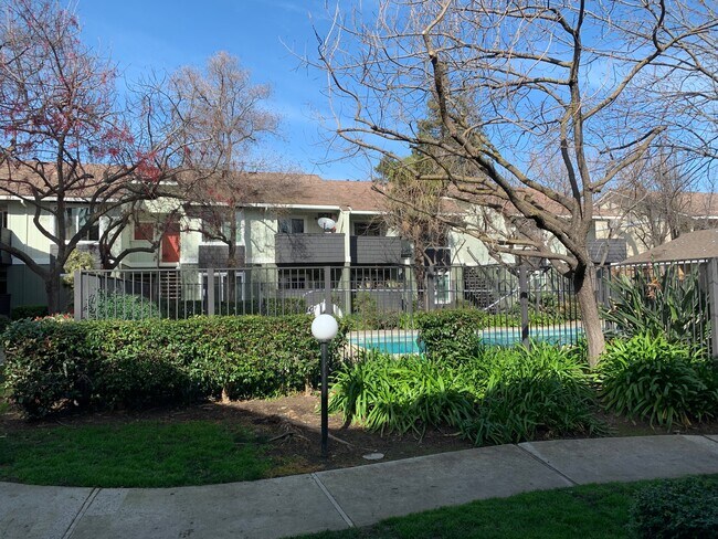 Unit right off the community pool - 2515 Easton Pl