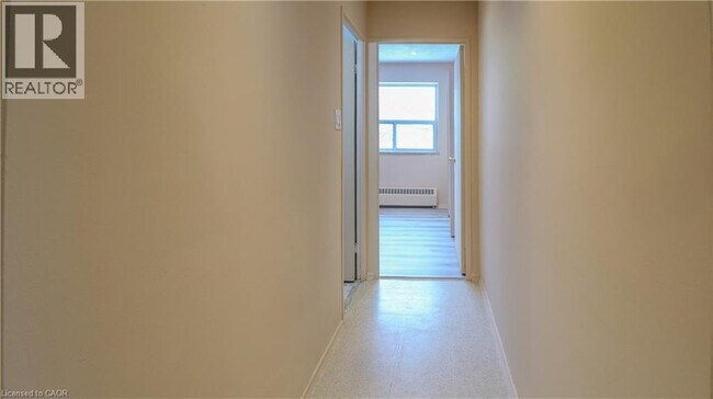 Photo du bâtiment - 84 SECOND Street Unit# 207