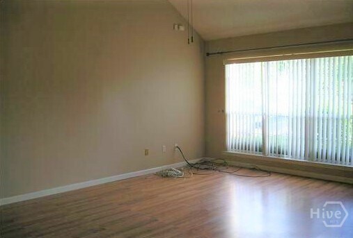 Building Photo - 2 St Ives Dr