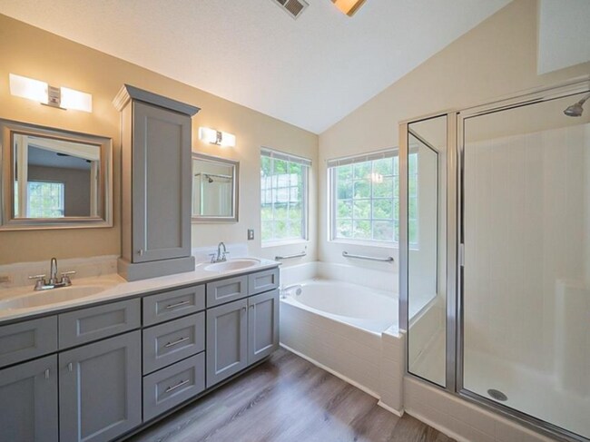 Foto del edificio - 1048 Wyndfall Dr