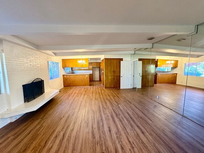 Building Photo - Beautiful newly renovated 4 Bedroom, 3 Bath Pool home in North Tustin