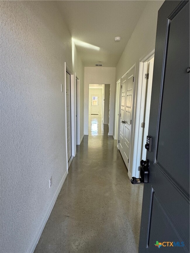 Foto del edificio - 3900 American Elm Dr