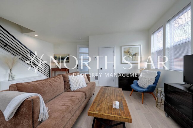 Foto del edificio - Urban Townhome with terrace!