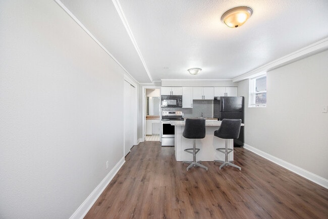 Photo - 3512 Dodge St Apartment