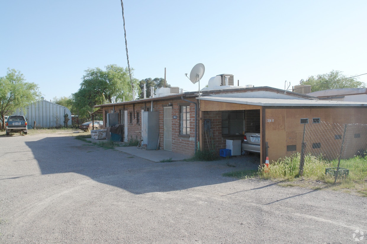 Building Photo - 326 E Prince Rd