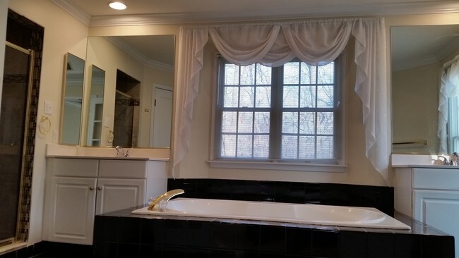 Building Photo - 8026 Patuxent Landing Loop