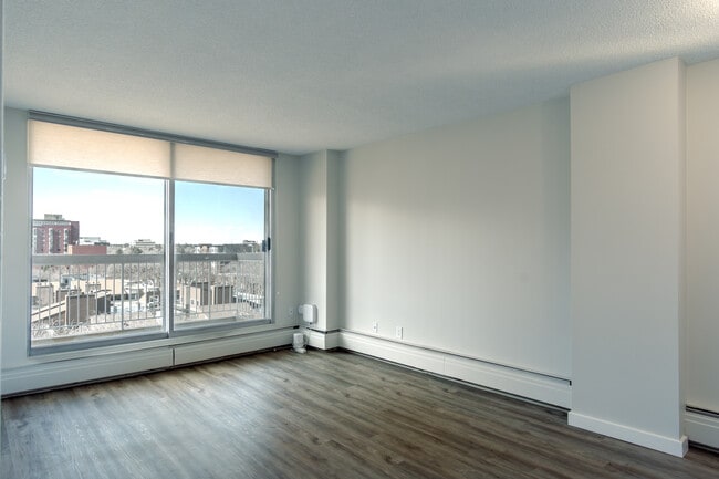 Building Photo - The Mountbatten Apartments