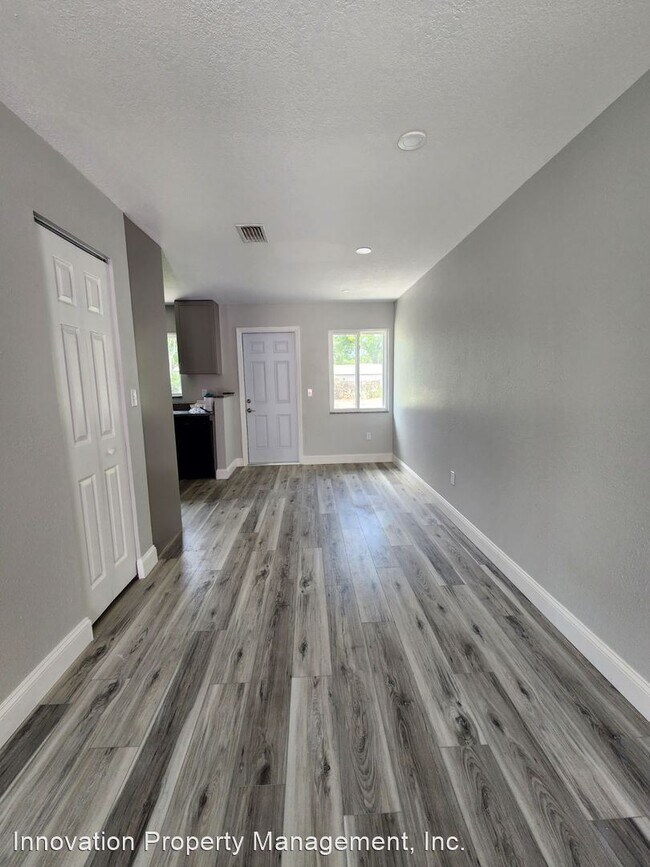 Building Photo - 3 br, 2 bath House - 2742 Hereford Rd