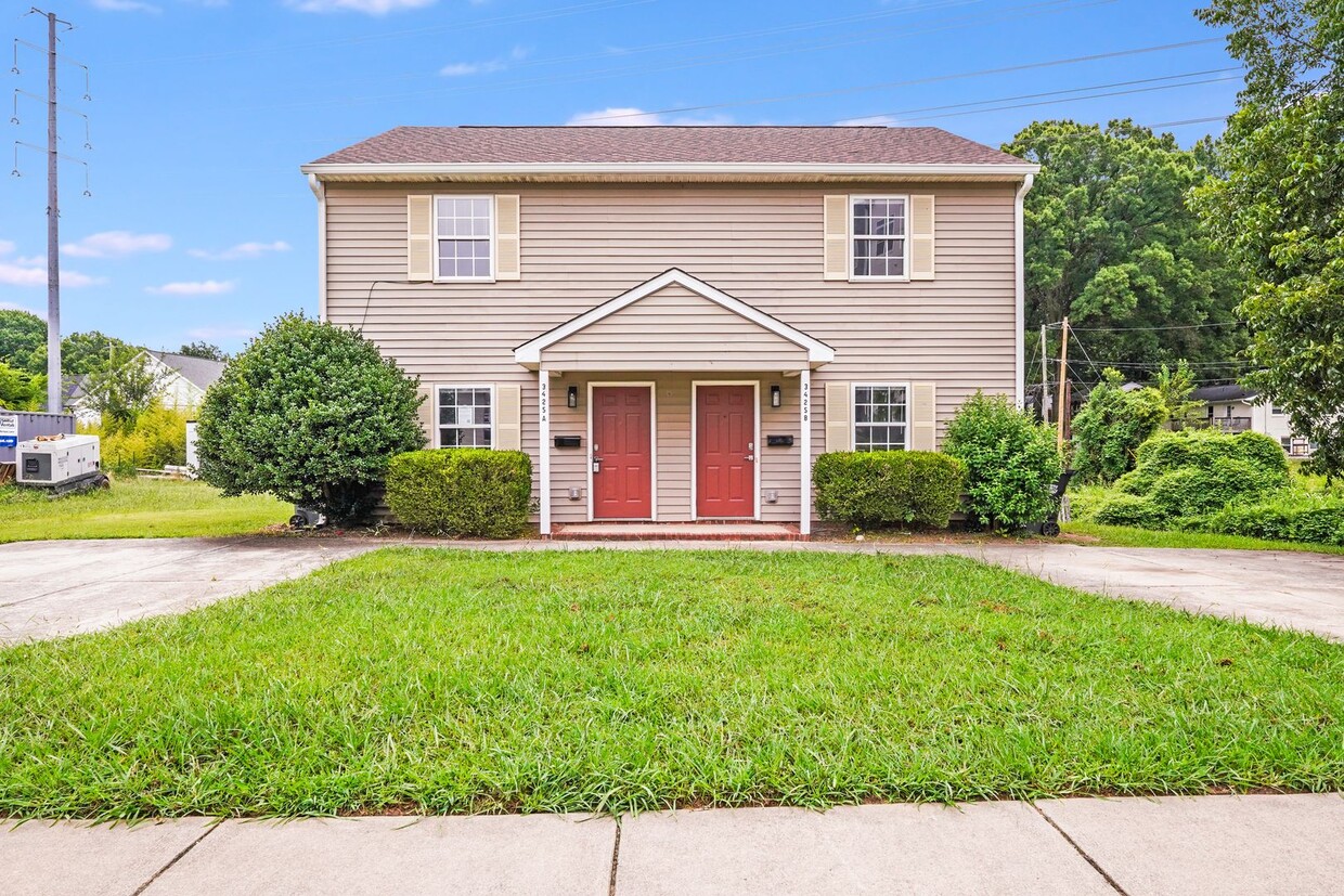 Primary Photo - 2BR Updated Duplex Near South Park – Cozy,...