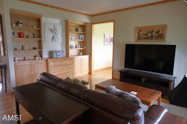 Building Photo - 4 br, 2.5 bath House - 101 Genazzi Lane