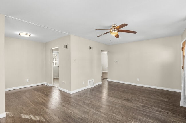 Building Photo - 114 Reasor Dr