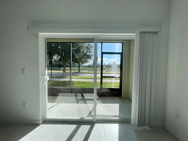 Foto del edificio - 13763 Big Hawk Wy