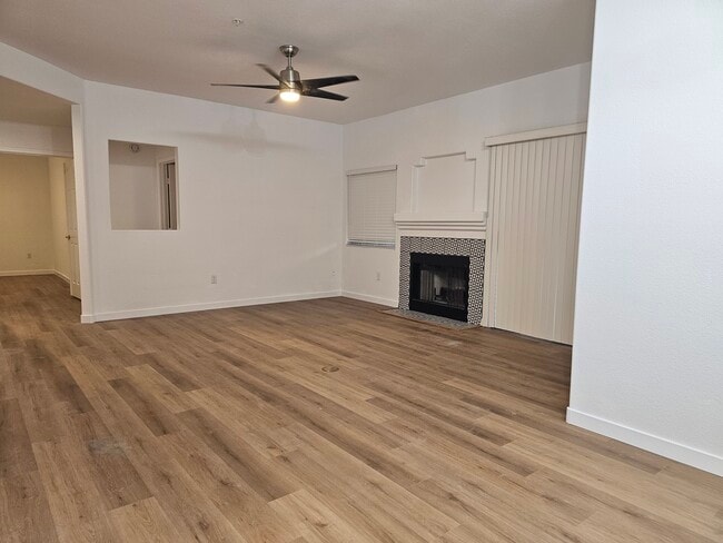 Building Photo - 15050 N Thompson Peak Pkwy