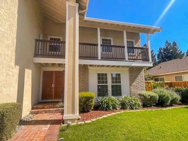 Foto del edificio - Spectacular 4 bedroom 2.5 bath home in the...