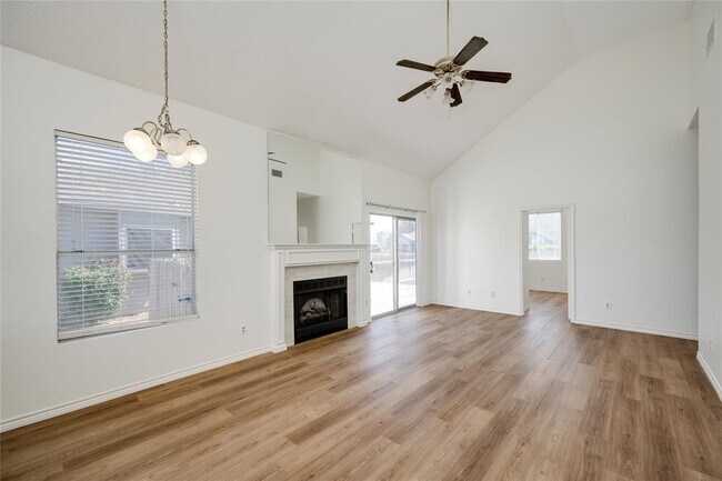 Foto del edificio - 2007 Castle View Dr