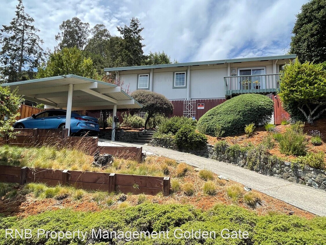 Foto principal - 3 br, 2 bath House - 635 Drake Avenue