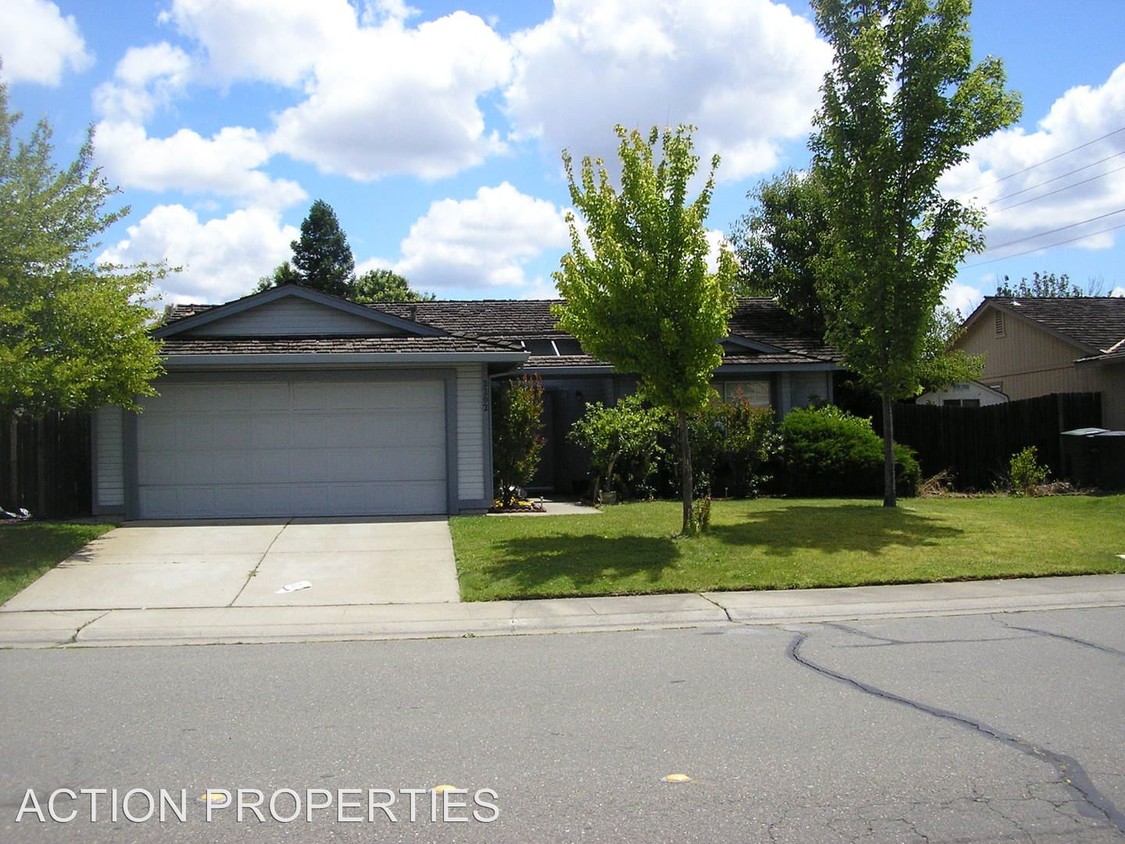 Primary Photo - 2202 Americana Dr