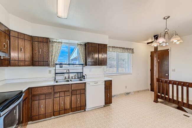 Foto del edificio - 6871 Knox Ct