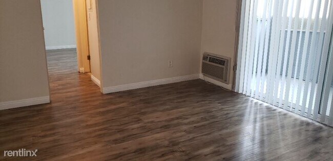 Foto del edificio - 11030 Moorpark St