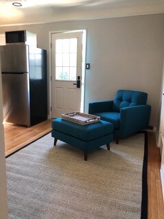 Rest. - 1731 E Marshall Pl