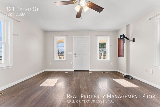 Foto del edificio - 321 Tyler St