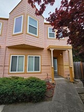 Building Photo - 1520 S 55th St