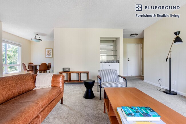 Foto del edificio - 1824 Oak Creek Dr