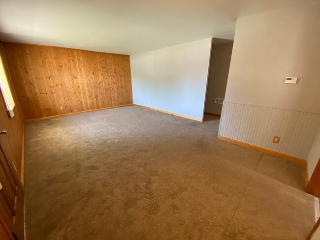 Building Photo - 2041 E Sauk Trail