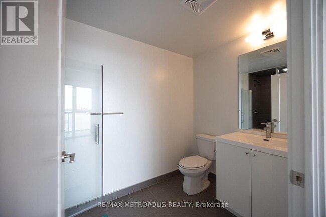 Photo du bâtiment - 2545-2545 Simcoe St N
