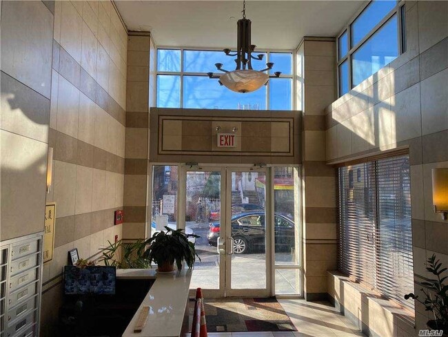 Building Photo - 93-05-93-37 37th Ave