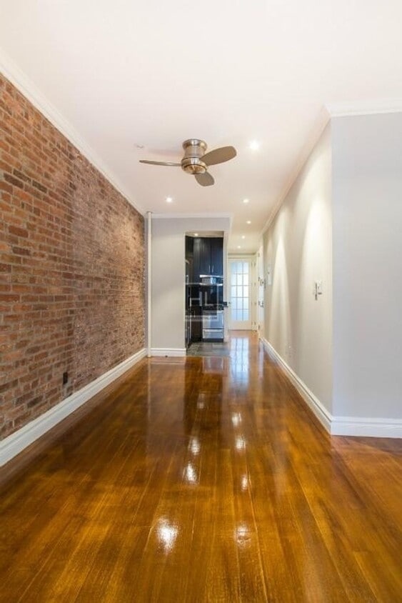 Foto del edificio - E 1ST ST.