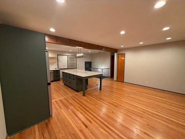 Foto del edificio - 4110 Blossomwood Dr