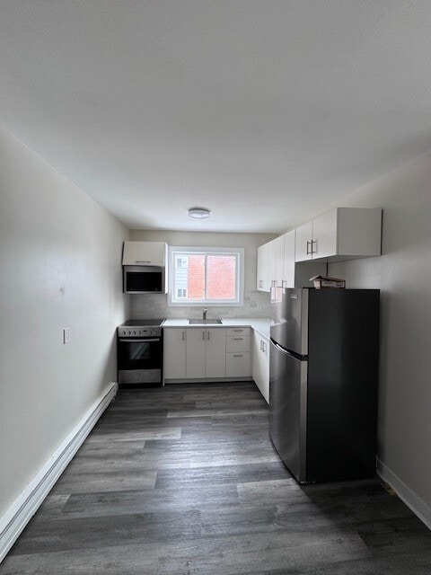 Building Photo - 95 Evans Ave