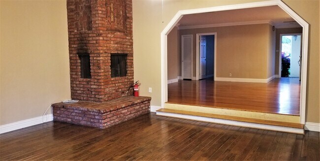 Building Photo - 3 Bedrooms, 2 Baths, 1,795 sq. ft. Home in...