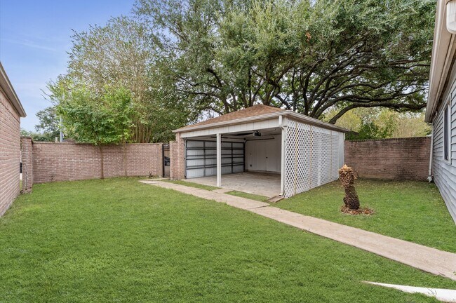Building Photo - 16218 Olive Glen Dr