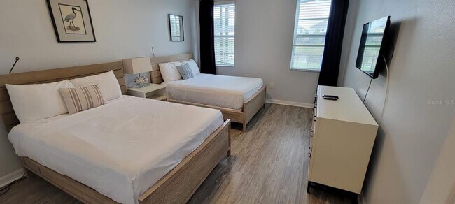 Foto del edificio - 4445 Shiva Loop