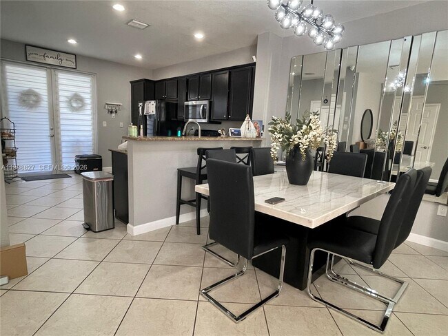 Foto del edificio - 16963 SW 92nd St