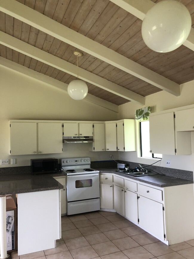 Building Photo - 15-1584-1584 Lokelani Ave