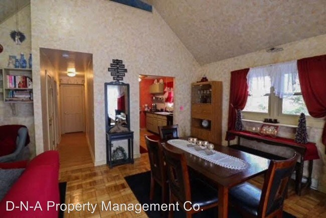 Building Photo - 3 br, 1.5 bath House - 6152 Black Bear Rd