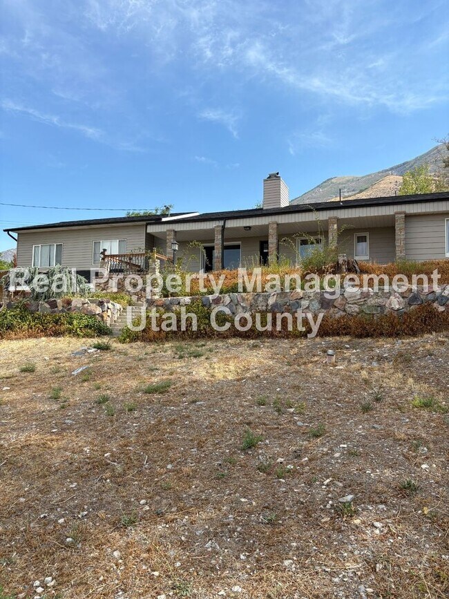 Building Photo - Lower Price! Large Cedar Hills home