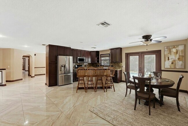 Foto del edificio - 12356 61st Ln N